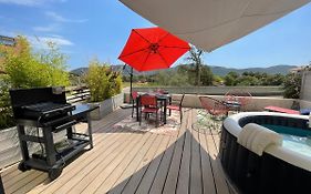 Superbe appartement sur le port, jacuzzi, piscine
